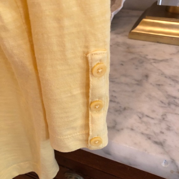 Chico’s 100% Cotton 3/4 Sleeve V-Neck Sleeve Buttons Light Yellow Size 3 - Picture 3 of 8